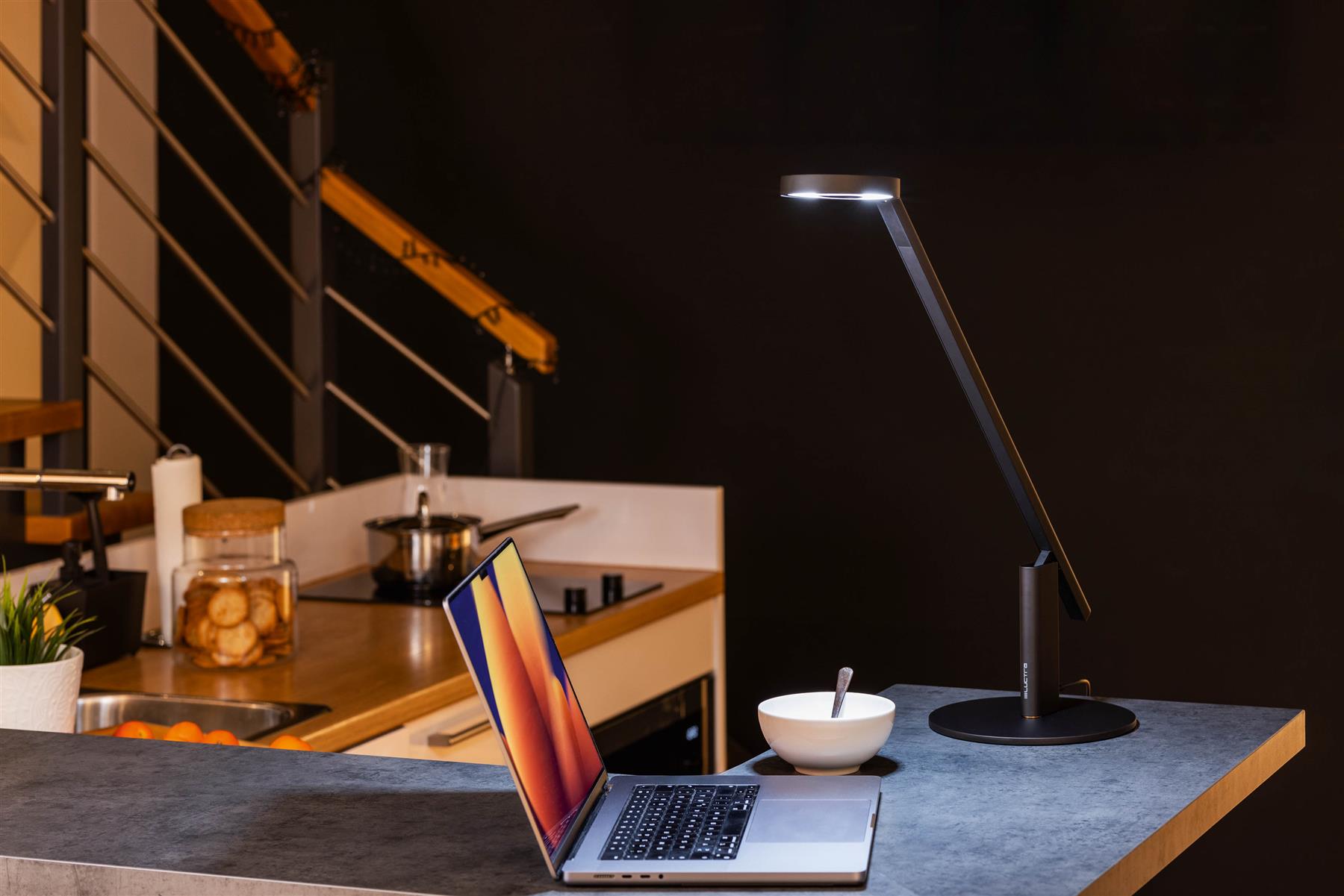 Luctra Aluminum Table LITE 3D Gesture Control Bio Effective Light | Black