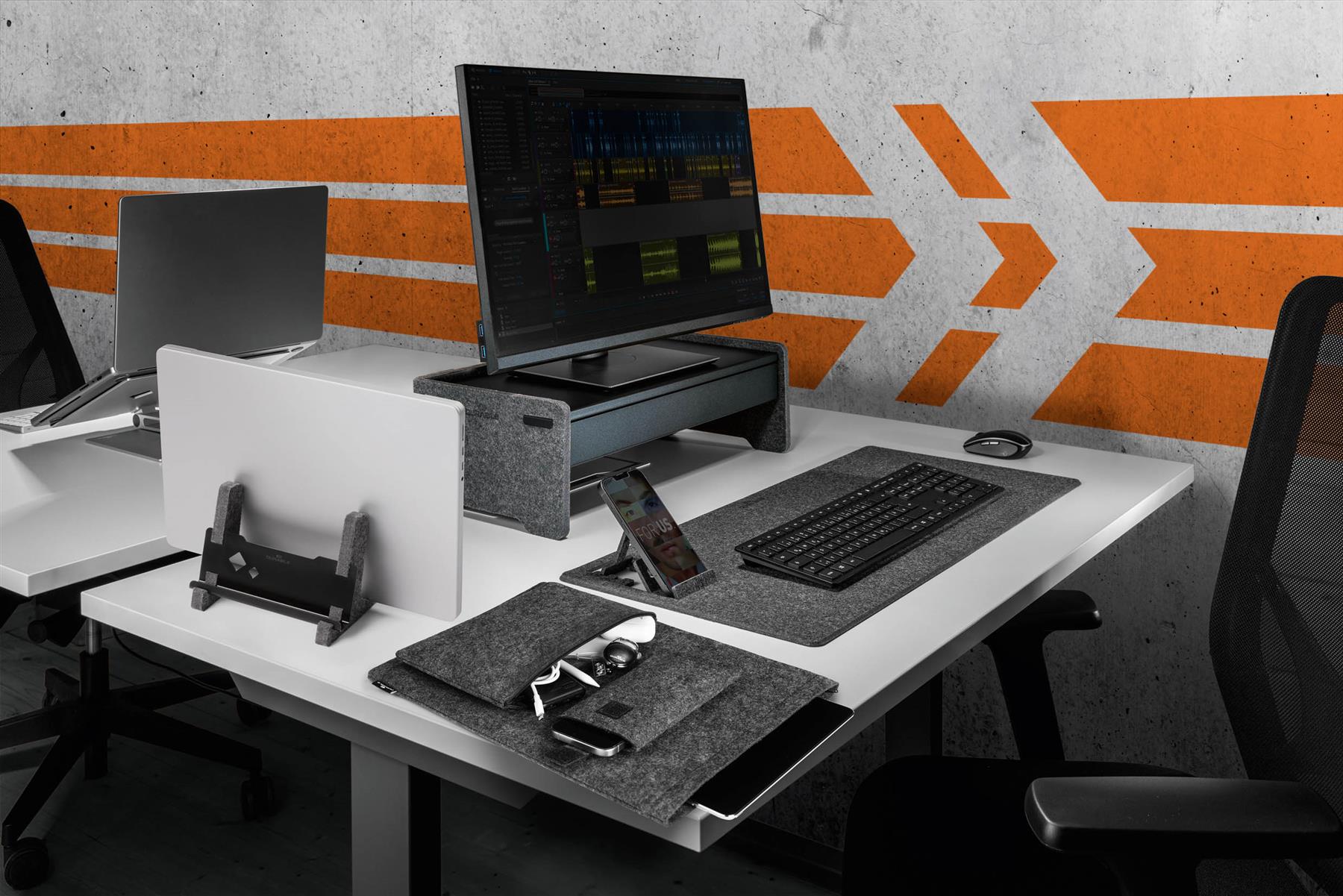 Durable Recycled Felt Vertical Laptop Stand Dock | 3-in-1 Holder | Teal