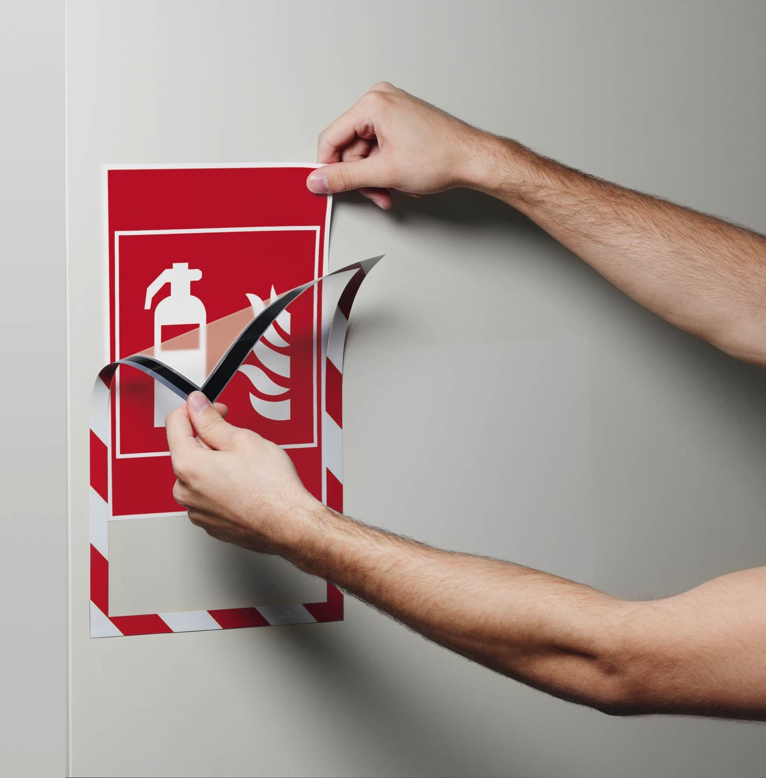 Durable DURAFRAME Magnetic Signage Hazard Frame | 5 Pack | A4 Red & White