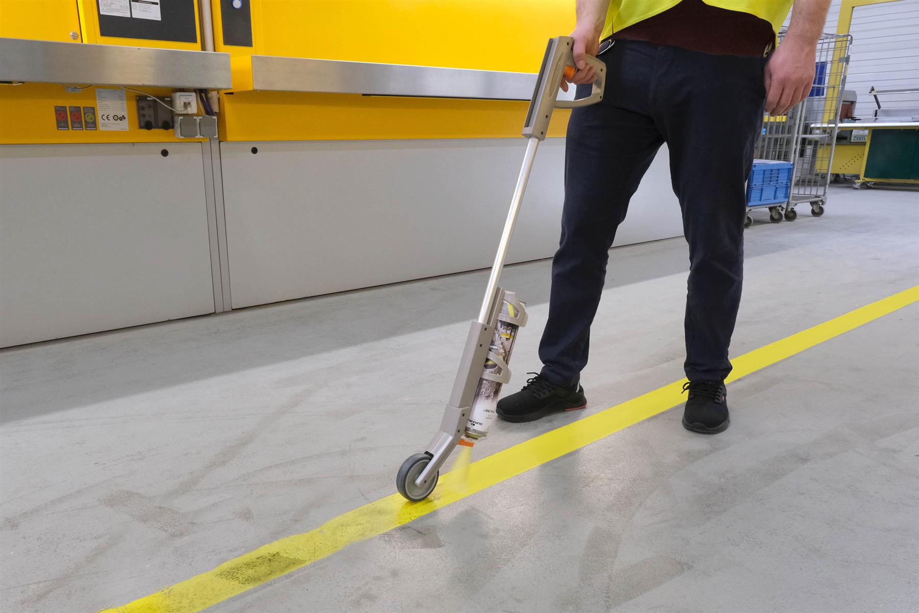 Durable DURALINE EasyTrack S Floor Marking Wand | Handheld Line Painting Tool