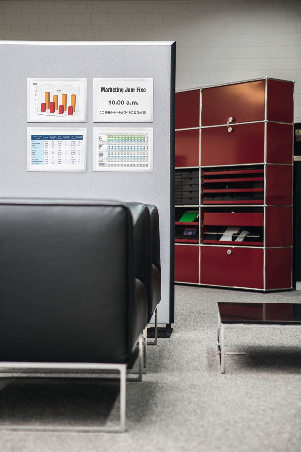 Durable DURAFRAME GRIP Fabric Adhesive Magnetic Signage Frame | A4 | Silver