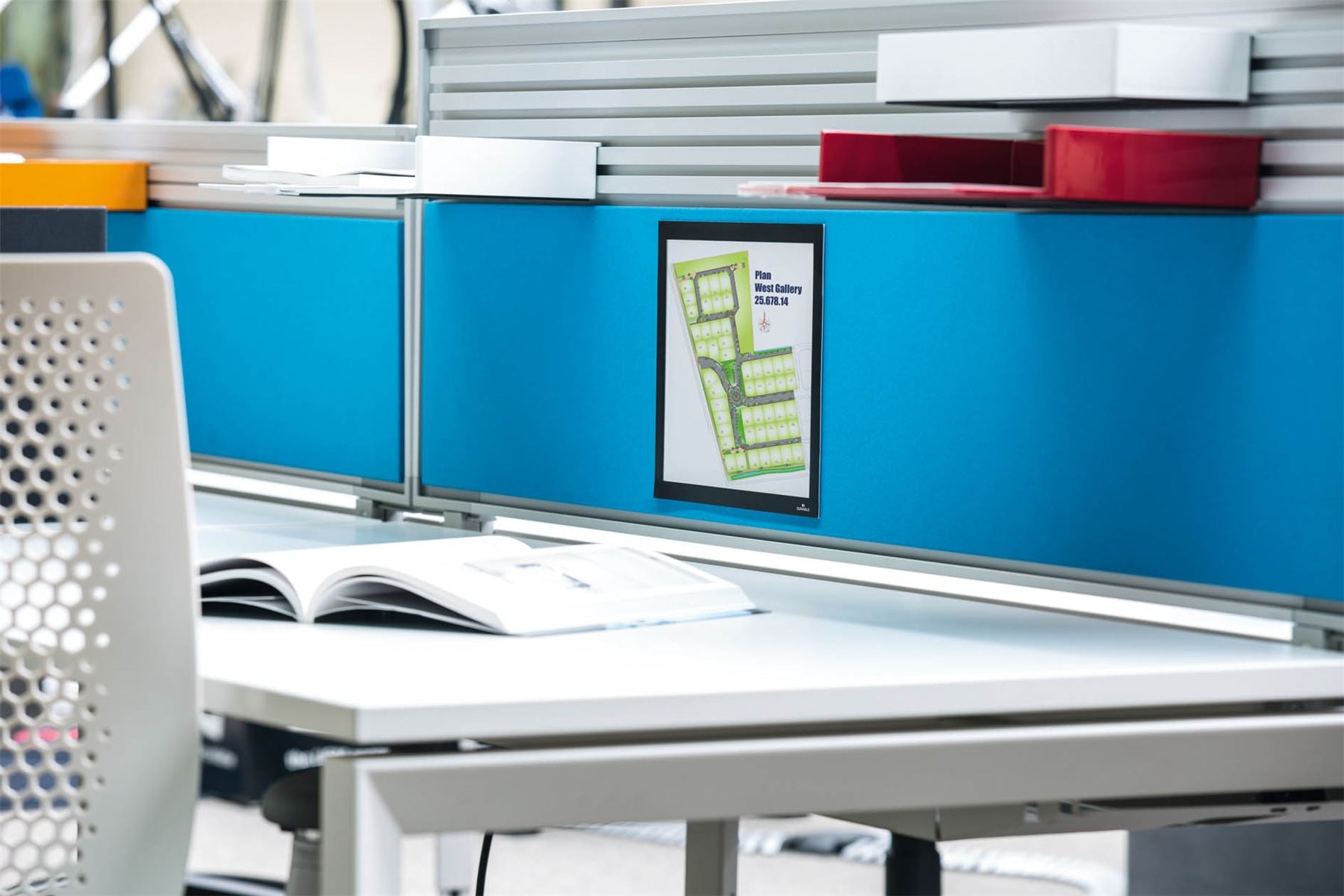 Durable DURAFRAME GRIP Fabric Adhesive Magnetic Signage Frame | A4 | Black
