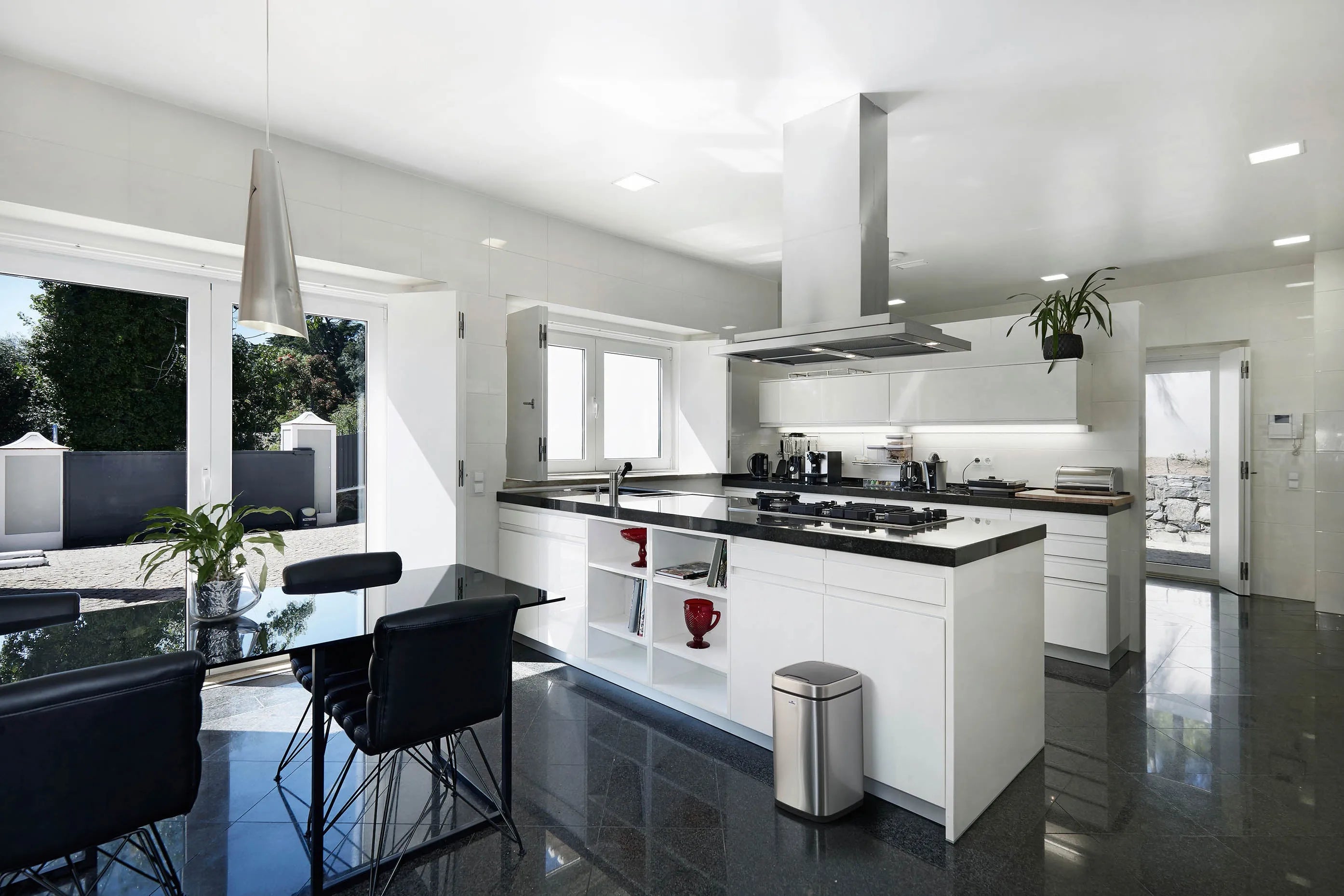 Choosing the Right Kitchen Bin: Stylish, Practical Options for Every Home