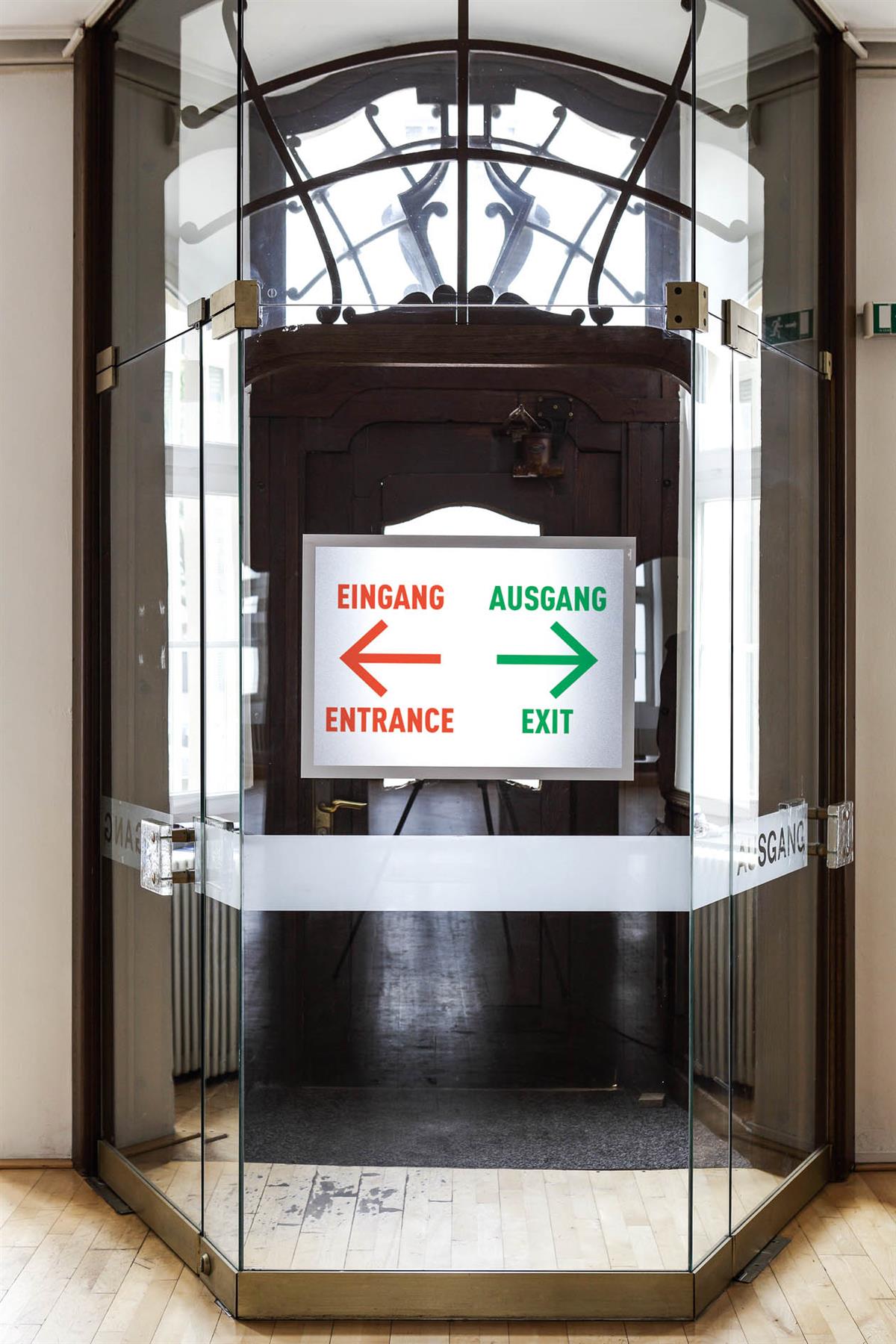 Durable DURAFRAME UV Poster Adhesive Magnetic Signage Frame | 50x70 cm | Silver